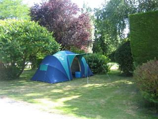 Emplacements camping au Camping La Pindière, camping 3 étoiles avec piscine couverte chauffée, location mobil home à Héric près de Nantes et Canal de Nantes à Brest en Loire Atlantique