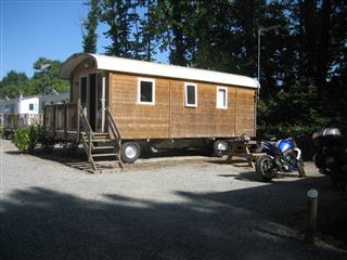 Location de roulotte 1/4 personnes au Camping La Pindière, camping 3 étoiles avec piscine couverte chauffée, emplacement camping, location mobil home à Héric près de Nantes et Canal de Nantes à Brest en Loire Atlantique