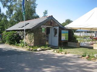 Les services du Camping La Pindière, camping 3 étoiles avec piscine couverte chauffée, emplacement camping, location mobil home à Héric près de Nantes et Canal de Nantes à Brest en Loire Atlantique