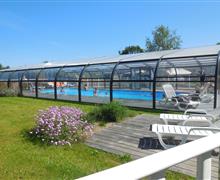 Offres spéciales au Camping La Pindière, camping 3 étoiles avec piscine couverte chauffée, emplacement camping, location mobil home à Héric près de Nantes et Canal de Nantes à Brest en Loire Atlantique