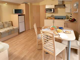 Mobil home 8 personnes au Camping La Pindière, camping 3 étoiles avec piscine couverte chauffée, emplacement camping, location mobil home à Héric près de Nantes et Canal de Nantes à Brest en Loire Atlantique
